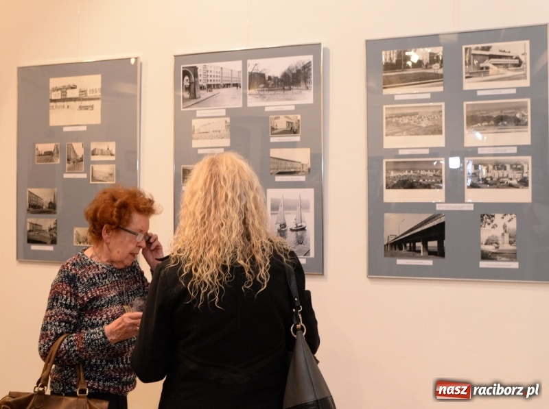 Zdjęcie w galerii na portalu naszraciborz.pl: PRZYSTANEK PRL - w raciborskim Muzeum otwarto nową wystawę czasową wiadomości z regionu