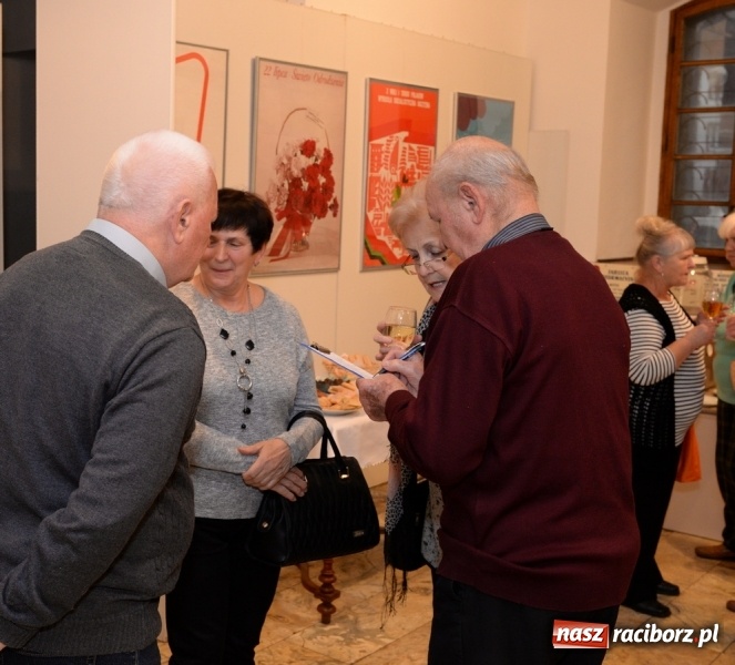 Zdjęcie w galerii na portalu naszraciborz.pl: PRZYSTANEK PRL - w raciborskim Muzeum otwarto nową wystawę czasową wiadomości z regionu