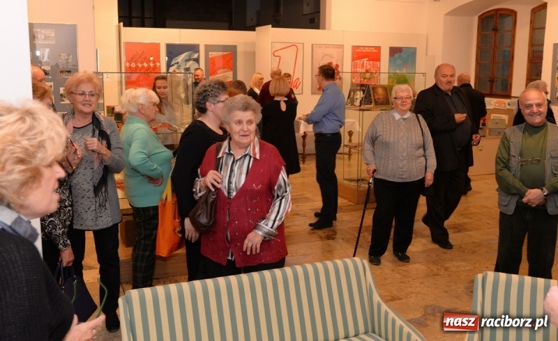 Zdjęcie w galerii na portalu naszraciborz.pl: PRZYSTANEK PRL - w raciborskim Muzeum otwarto nową wystawę czasową wiadomości z regionu