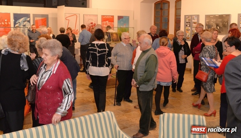 Zdjęcie w galerii na portalu naszraciborz.pl: PRZYSTANEK PRL - w raciborskim Muzeum otwarto nową wystawę czasową wiadomości z regionu