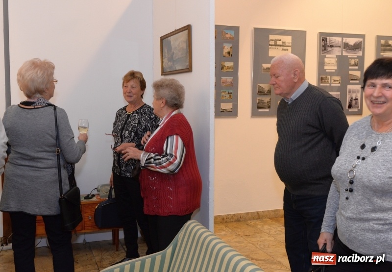 Zdjęcie w galerii na portalu naszraciborz.pl: PRZYSTANEK PRL - w raciborskim Muzeum otwarto nową wystawę czasową wiadomości z regionu