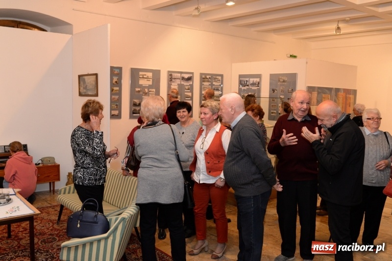 Zdjęcie w galerii na portalu naszraciborz.pl: PRZYSTANEK PRL - w raciborskim Muzeum otwarto nową wystawę czasową wiadomości z regionu