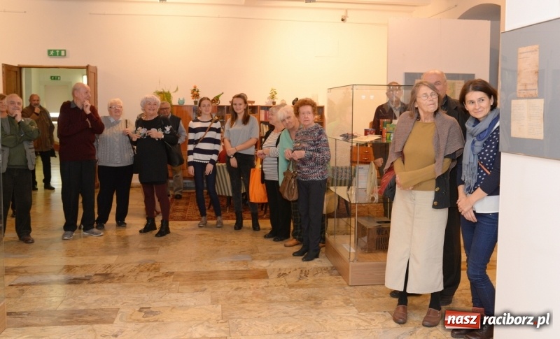 Zdjęcie w galerii na portalu naszraciborz.pl: PRZYSTANEK PRL - w raciborskim Muzeum otwarto nową wystawę czasową wiadomości z regionu