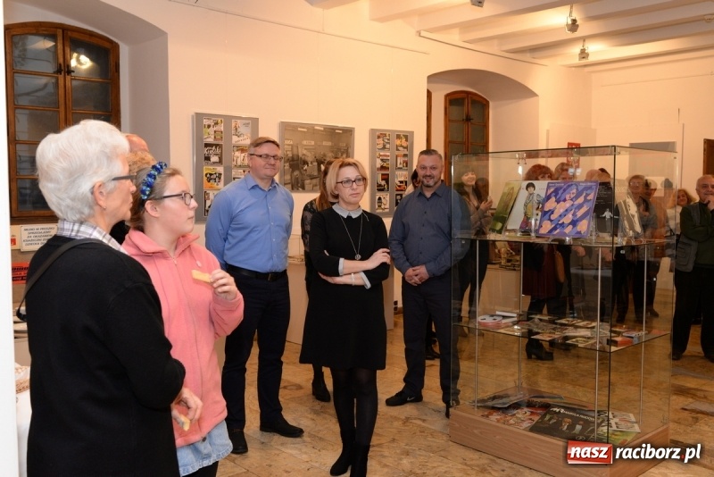 Zdjęcie w galerii na portalu naszraciborz.pl: PRZYSTANEK PRL - w raciborskim Muzeum otwarto nową wystawę czasową wiadomości z regionu