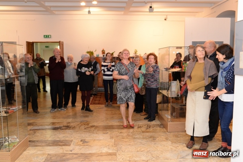 Zdjęcie w galerii na portalu naszraciborz.pl: PRZYSTANEK PRL - w raciborskim Muzeum otwarto nową wystawę czasową wiadomości z regionu