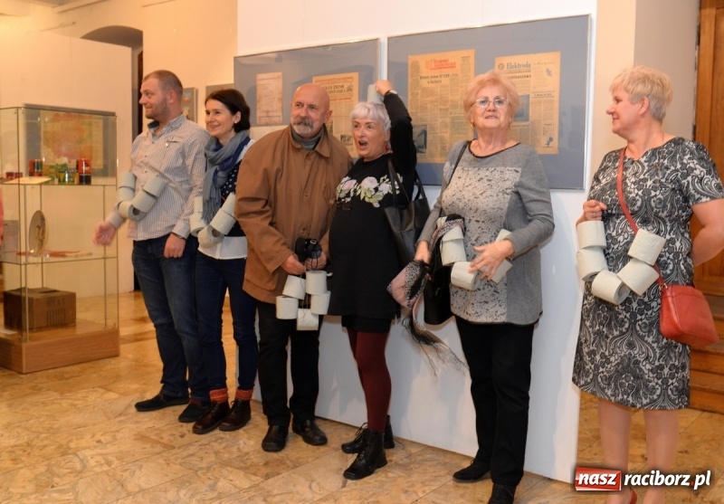 Zdjęcie w galerii na portalu naszraciborz.pl: PRZYSTANEK PRL - w raciborskim Muzeum otwarto nową wystawę czasową wiadomości z regionu