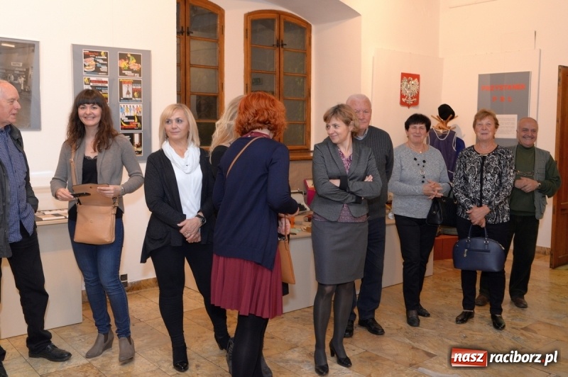 Zdjęcie w galerii na portalu naszraciborz.pl: PRZYSTANEK PRL - w raciborskim Muzeum otwarto nową wystawę czasową wiadomości z regionu