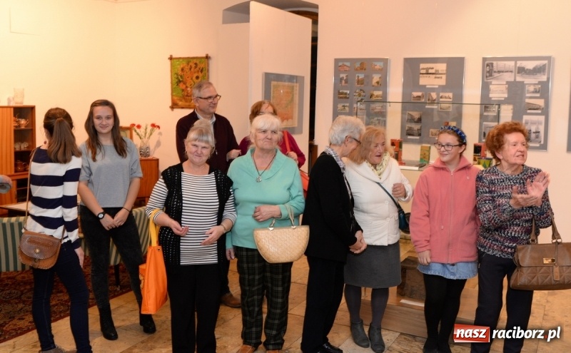 Zdjęcie w galerii na portalu naszraciborz.pl: PRZYSTANEK PRL - w raciborskim Muzeum otwarto nową wystawę czasową wiadomości z regionu
