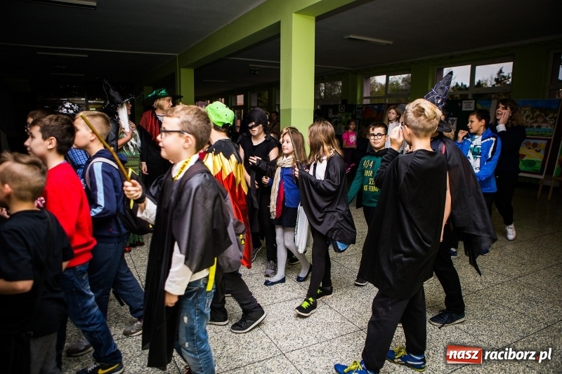 Zdjęcie w galerii na portalu naszraciborz.pl: Gryffindor czy Slytherin, czyli magiczny wieczór z Harrym Potterem w SP 15 wiadomości z regionu