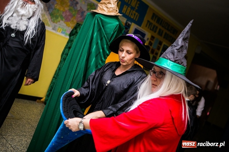 Zdjęcie w galerii na portalu naszraciborz.pl: Gryffindor czy Slytherin, czyli magiczny wieczór z Harrym Potterem w SP 15 wiadomości z regionu