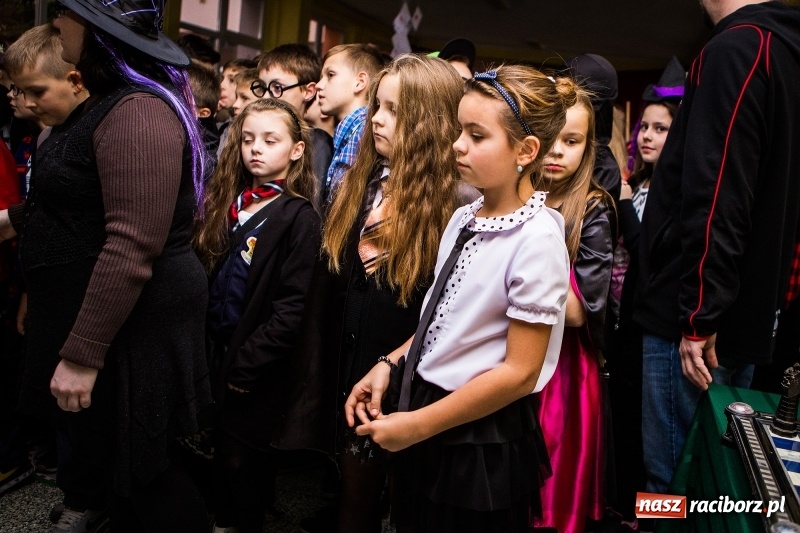Zdjęcie w galerii na portalu naszraciborz.pl: Gryffindor czy Slytherin, czyli magiczny wieczór z Harrym Potterem w SP 15 wiadomości z regionu