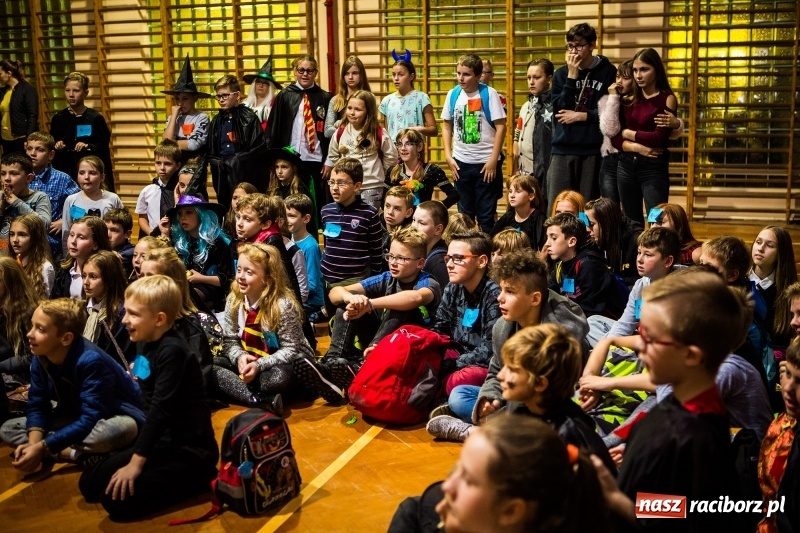 Zdjęcie w galerii na portalu naszraciborz.pl: Gryffindor czy Slytherin, czyli magiczny wieczór z Harrym Potterem w SP 15 wiadomości z regionu