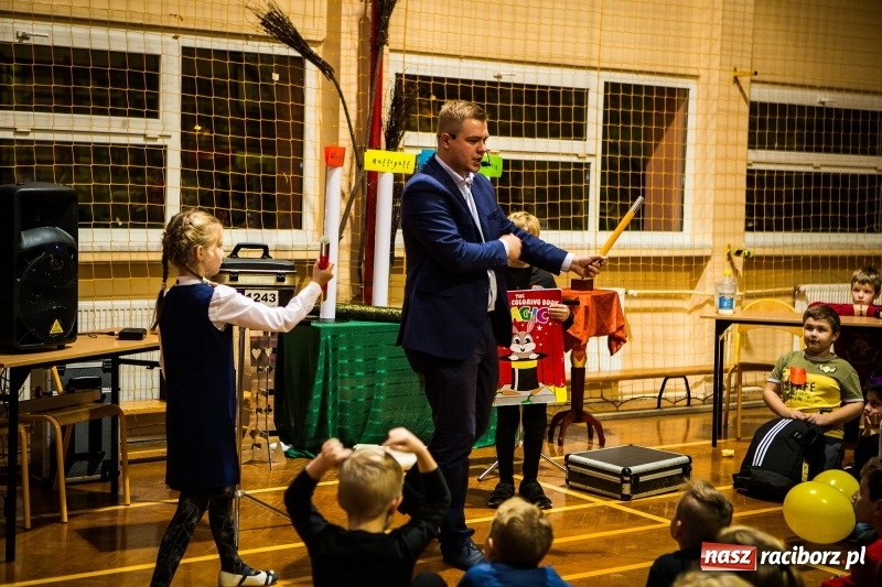 Zdjęcie w galerii na portalu naszraciborz.pl: Gryffindor czy Slytherin, czyli magiczny wieczór z Harrym Potterem w SP 15 wiadomości z regionu