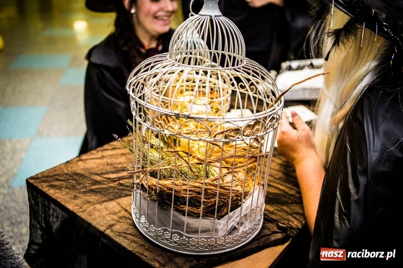 Zdjęcie w galerii na portalu naszraciborz.pl: Gryffindor czy Slytherin, czyli magiczny wieczór z Harrym Potterem w SP 15 wiadomości z regionu