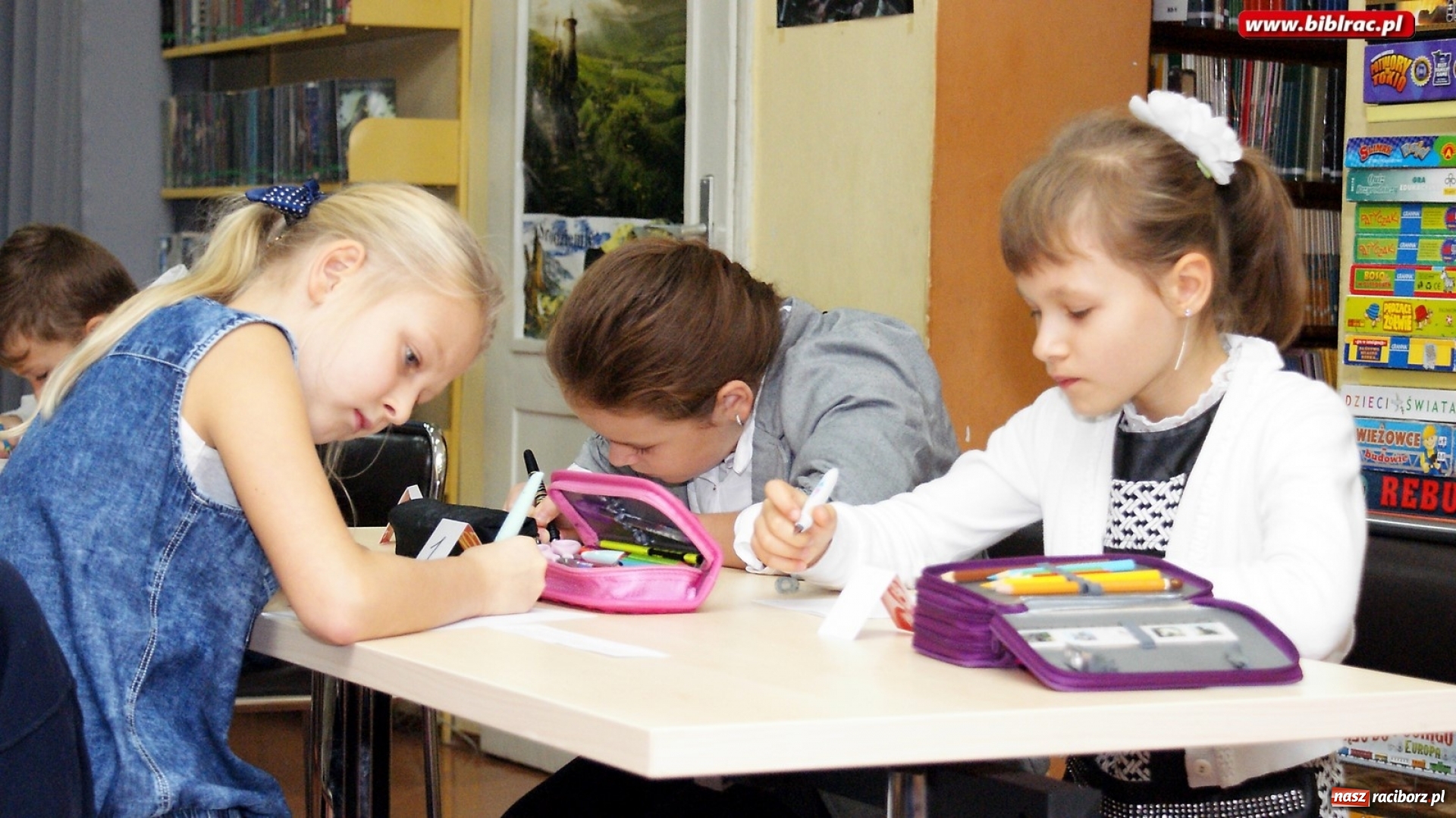 Zdjęcie w galerii na portalu naszraciborz.pl: Konkurs Pięknego Pisania w bibliotece  wiadomości z regionu