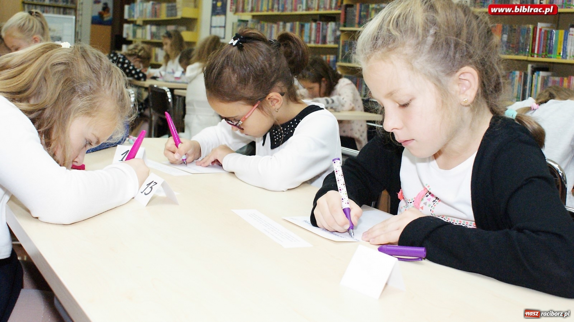 Zdjęcie w galerii na portalu naszraciborz.pl: Konkurs Pięknego Pisania w bibliotece  wiadomości z regionu
