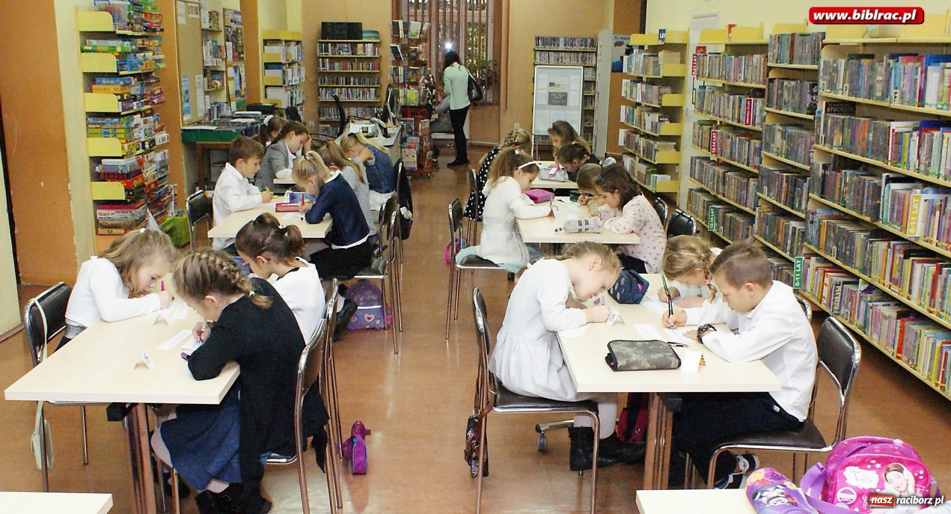 Zdjęcie w galerii na portalu naszraciborz.pl: Konkurs Pięknego Pisania w bibliotece  wiadomości z regionu
