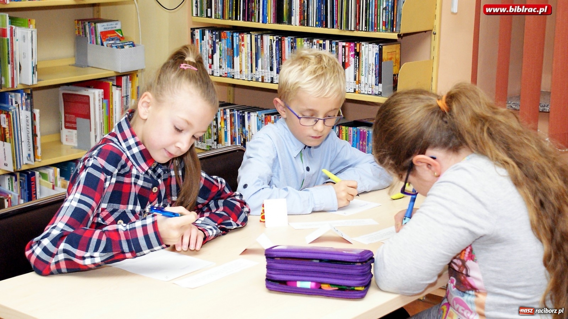 Zdjęcie w galerii na portalu naszraciborz.pl: Konkurs Pięknego Pisania w bibliotece  wiadomości z regionu