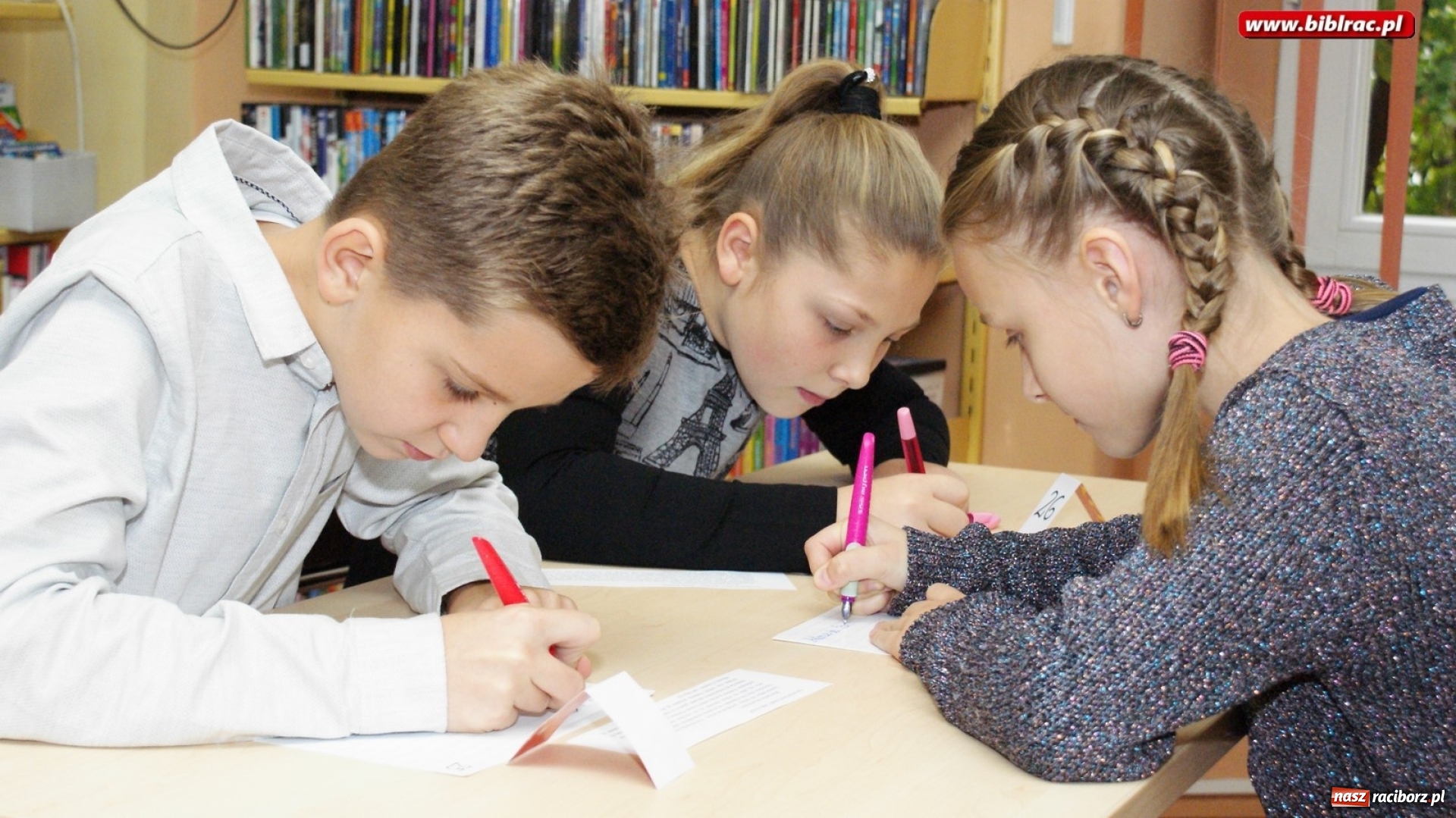 Zdjęcie w galerii na portalu naszraciborz.pl: Konkurs Pięknego Pisania w bibliotece  wiadomości z regionu