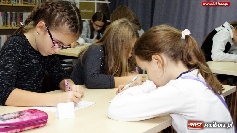 Zdjęcie w galerii na portalu naszraciborz.pl: Konkurs Pięknego Pisania w bibliotece  wiadomości z regionu