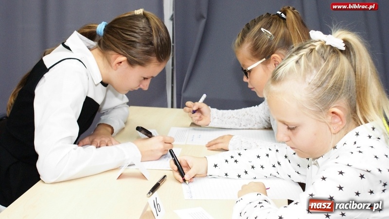 Zdjęcie w galerii na portalu naszraciborz.pl: Konkurs Pięknego Pisania w bibliotece  wiadomości z regionu