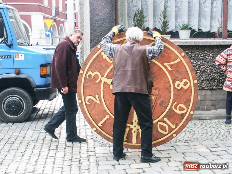 Zdjęcie w galerii na portalu naszraciborz.pl: Tej nocy śpimy godzinę dłużej. ZMIANA CZASU! wiadomości z regionu
