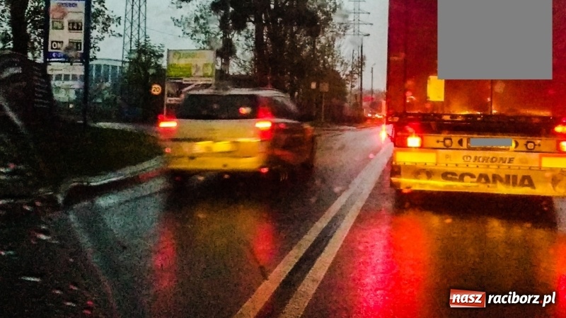 Zdjęcie w galerii na portalu naszraciborz.pl: Rosyjska ruletka w drodze do Rafako. Wypadek to kwestia czasu  wiadomości z regionu