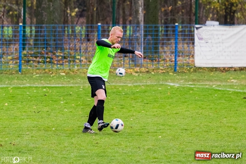 Zdjęcie w galerii na portalu naszraciborz.pl: Niespodzianka w Krzanowicach. Rafako tylko zremisowało z outsiderem wiadomości z regionu