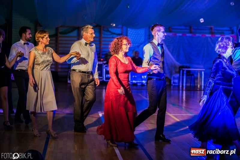 Zdjęcie w galerii na portalu naszraciborz.pl: Wszyscy na parkiet, czyli turniej z okazji 40-lecia Klubu Miłośników Tańca Towarzyskiego w Raciborzu wiadomości z regionu