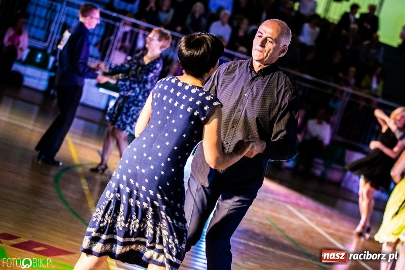 Zdjęcie w galerii na portalu naszraciborz.pl: Wszyscy na parkiet, czyli turniej z okazji 40-lecia Klubu Miłośników Tańca Towarzyskiego w Raciborzu wiadomości z regionu