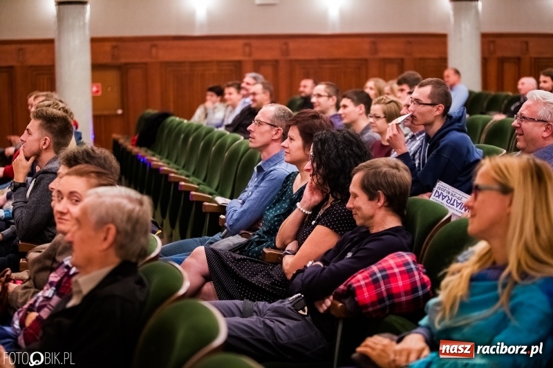 Zdjęcie w galerii na portalu naszraciborz.pl: Drugi dzień Raciborskiego Festiwalu Podróżniczego Wiatraki wiadomości z regionu