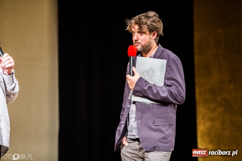 Zdjęcie w galerii na portalu naszraciborz.pl: Drugi dzień Raciborskiego Festiwalu Podróżniczego Wiatraki wiadomości z regionu