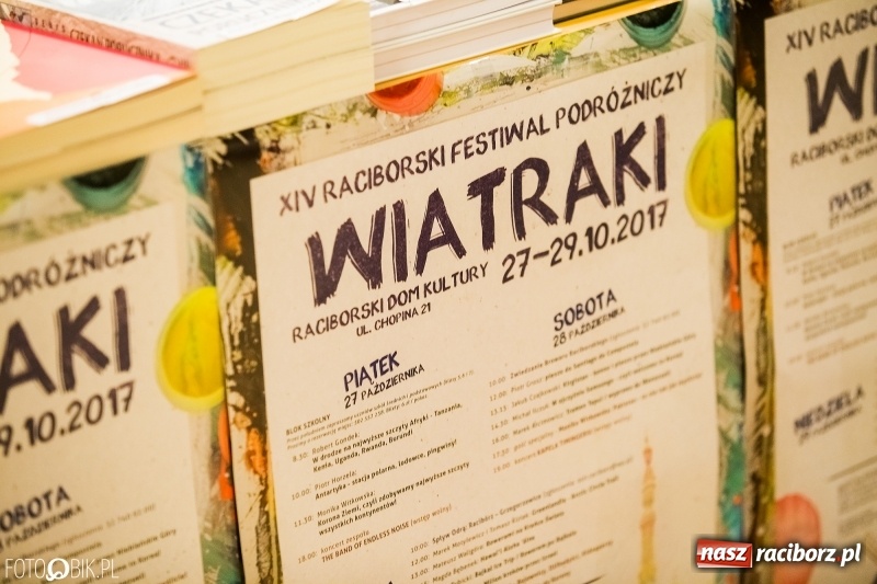 Zdjęcie w galerii na portalu naszraciborz.pl: Drugi dzień Raciborskiego Festiwalu Podróżniczego Wiatraki wiadomości z regionu