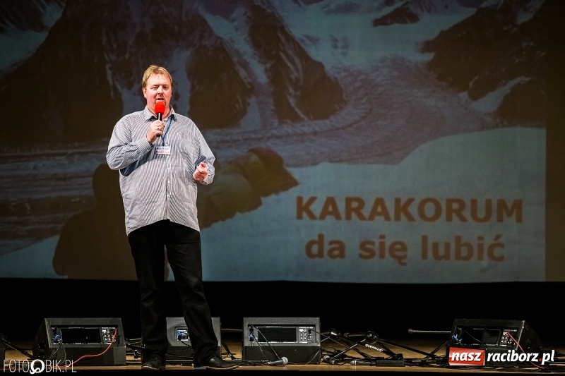 Zdjęcie w galerii na portalu naszraciborz.pl: Drugi dzień Raciborskiego Festiwalu Podróżniczego Wiatraki wiadomości z regionu