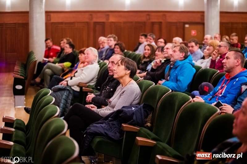 Zdjęcie w galerii na portalu naszraciborz.pl: Drugi dzień Raciborskiego Festiwalu Podróżniczego Wiatraki wiadomości z regionu