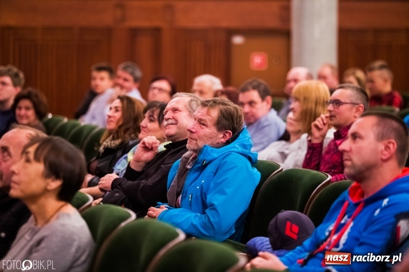 Zdjęcie w galerii na portalu naszraciborz.pl: Drugi dzień Raciborskiego Festiwalu Podróżniczego Wiatraki wiadomości z regionu