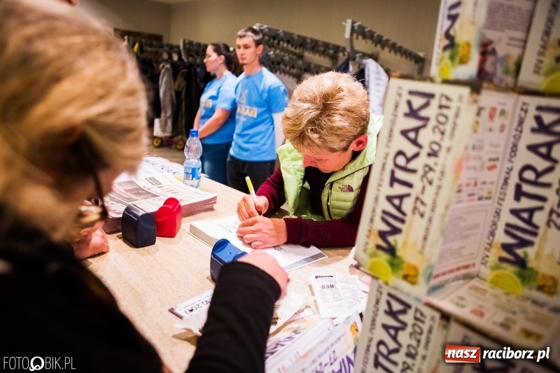 Zdjęcie w galerii na portalu naszraciborz.pl: Drugi dzień Raciborskiego Festiwalu Podróżniczego Wiatraki wiadomości z regionu