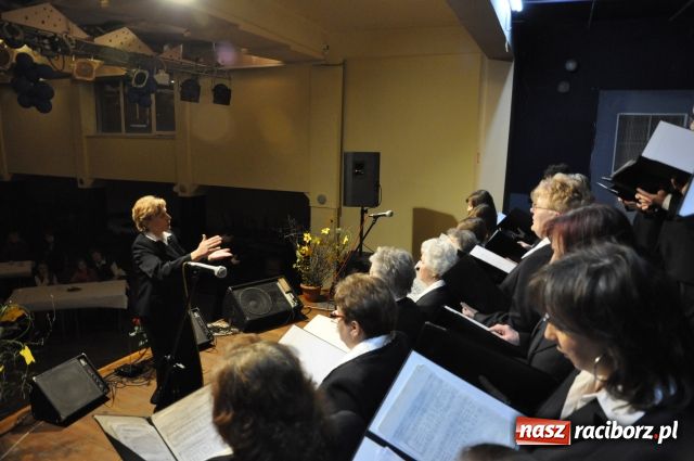 Zdjęcie w galerii na portalu naszraciborz.pl: Chór Cecylia powitał wiosnę wiadomości z regionu