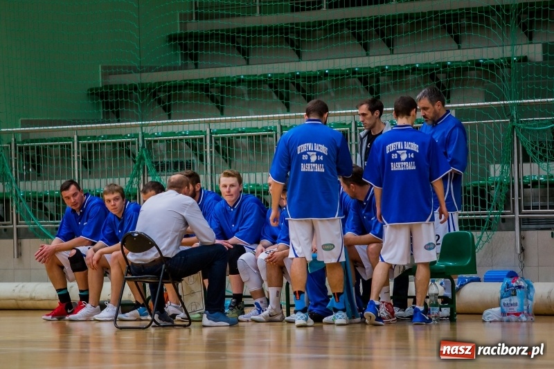 Zdjęcie w galerii na portalu naszraciborz.pl: Koszykówka: Wysoka wygrana Ofensywy Racibórz z MKS Strzelce Opolskie wiadomości z regionu