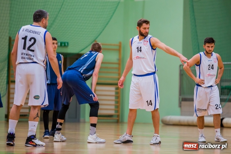 Zdjęcie w galerii na portalu naszraciborz.pl: Koszykówka: Wysoka wygrana Ofensywy Racibórz z MKS Strzelce Opolskie wiadomości z regionu