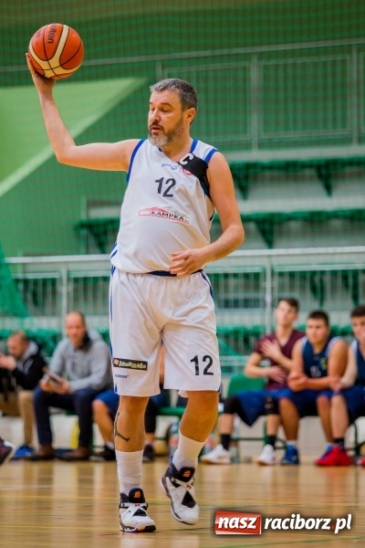 Zdjęcie w galerii na portalu naszraciborz.pl: Koszykówka: Wysoka wygrana Ofensywy Racibórz z MKS Strzelce Opolskie wiadomości z regionu