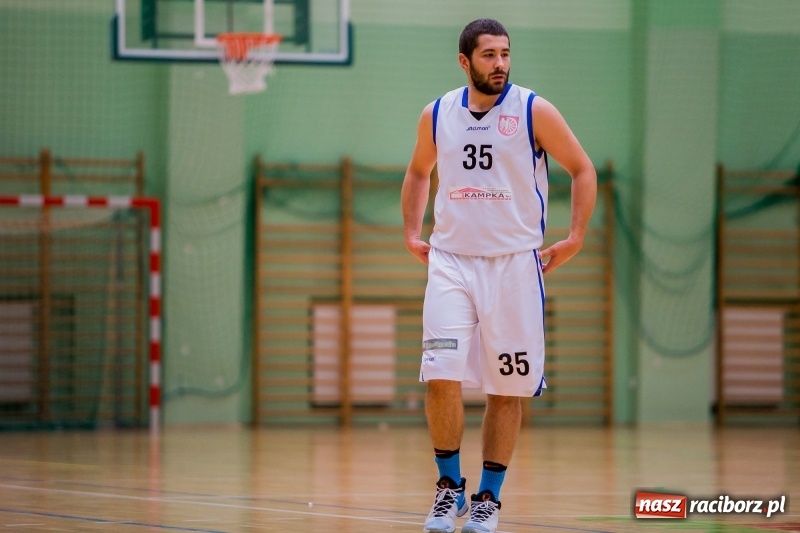 Zdjęcie w galerii na portalu naszraciborz.pl: Koszykówka: Wysoka wygrana Ofensywy Racibórz z MKS Strzelce Opolskie wiadomości z regionu