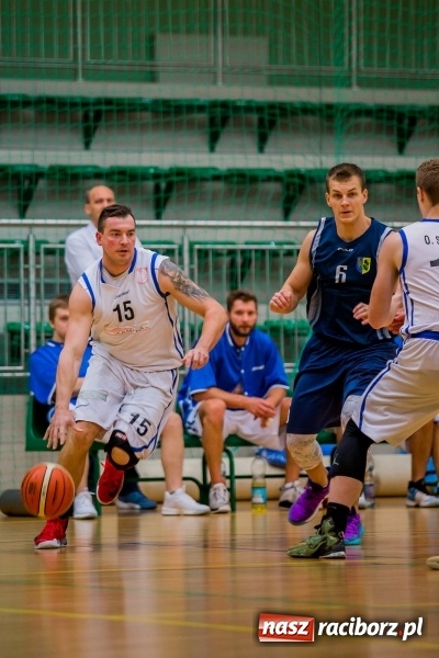 Zdjęcie w galerii na portalu naszraciborz.pl: Koszykówka: Wysoka wygrana Ofensywy Racibórz z MKS Strzelce Opolskie wiadomości z regionu