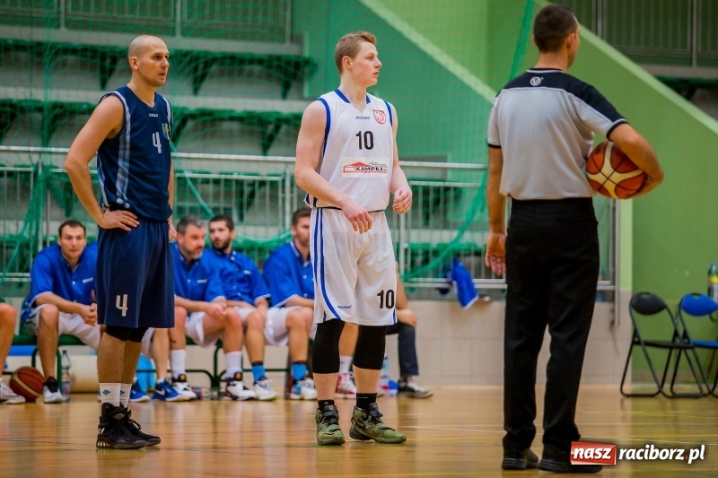 Zdjęcie w galerii na portalu naszraciborz.pl: Koszykówka: Wysoka wygrana Ofensywy Racibórz z MKS Strzelce Opolskie wiadomości z regionu