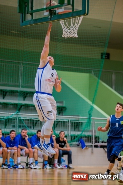 Zdjęcie w galerii na portalu naszraciborz.pl: Koszykówka: Wysoka wygrana Ofensywy Racibórz z MKS Strzelce Opolskie wiadomości z regionu