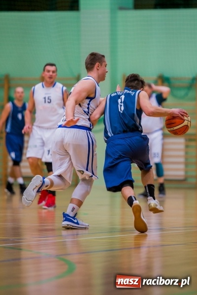 Zdjęcie w galerii na portalu naszraciborz.pl: Koszykówka: Wysoka wygrana Ofensywy Racibórz z MKS Strzelce Opolskie wiadomości z regionu