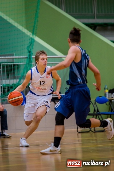 Zdjęcie w galerii na portalu naszraciborz.pl: Koszykówka: Wysoka wygrana Ofensywy Racibórz z MKS Strzelce Opolskie wiadomości z regionu