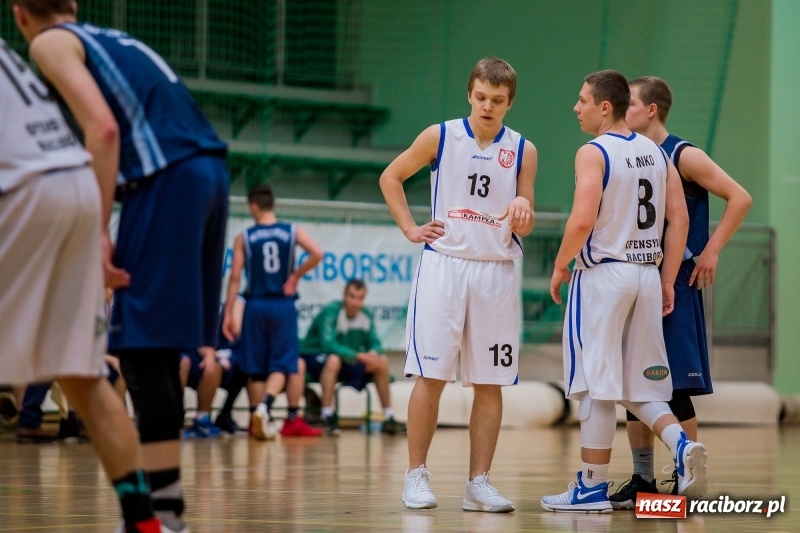 Zdjęcie w galerii na portalu naszraciborz.pl: Koszykówka: Wysoka wygrana Ofensywy Racibórz z MKS Strzelce Opolskie wiadomości z regionu