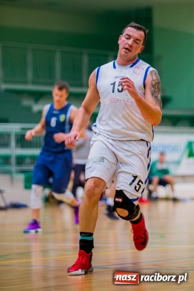 Zdjęcie w galerii na portalu naszraciborz.pl: Koszykówka: Wysoka wygrana Ofensywy Racibórz z MKS Strzelce Opolskie wiadomości z regionu