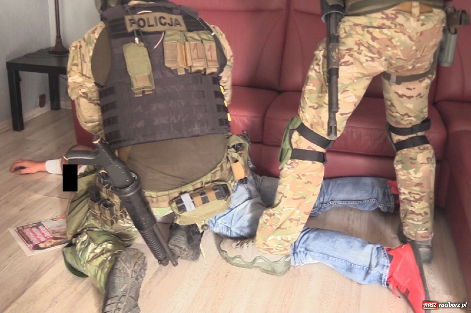 Zdjęcie w galerii na portalu naszraciborz.pl: Mogli sfałszować niemal każdy dokument – rozbito zorganizowaną grupę przestępczą wiadomości z regionu